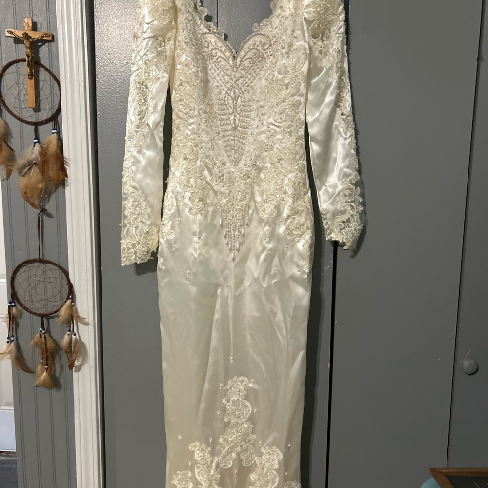 Vintage Wedding Dress - Picture 3 of 6